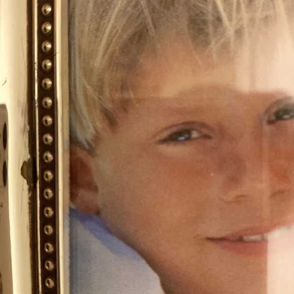 Vintage Burns of Boston Silver-Tone Metal 5” x 7” Picture Frame - Picture 4 of 6